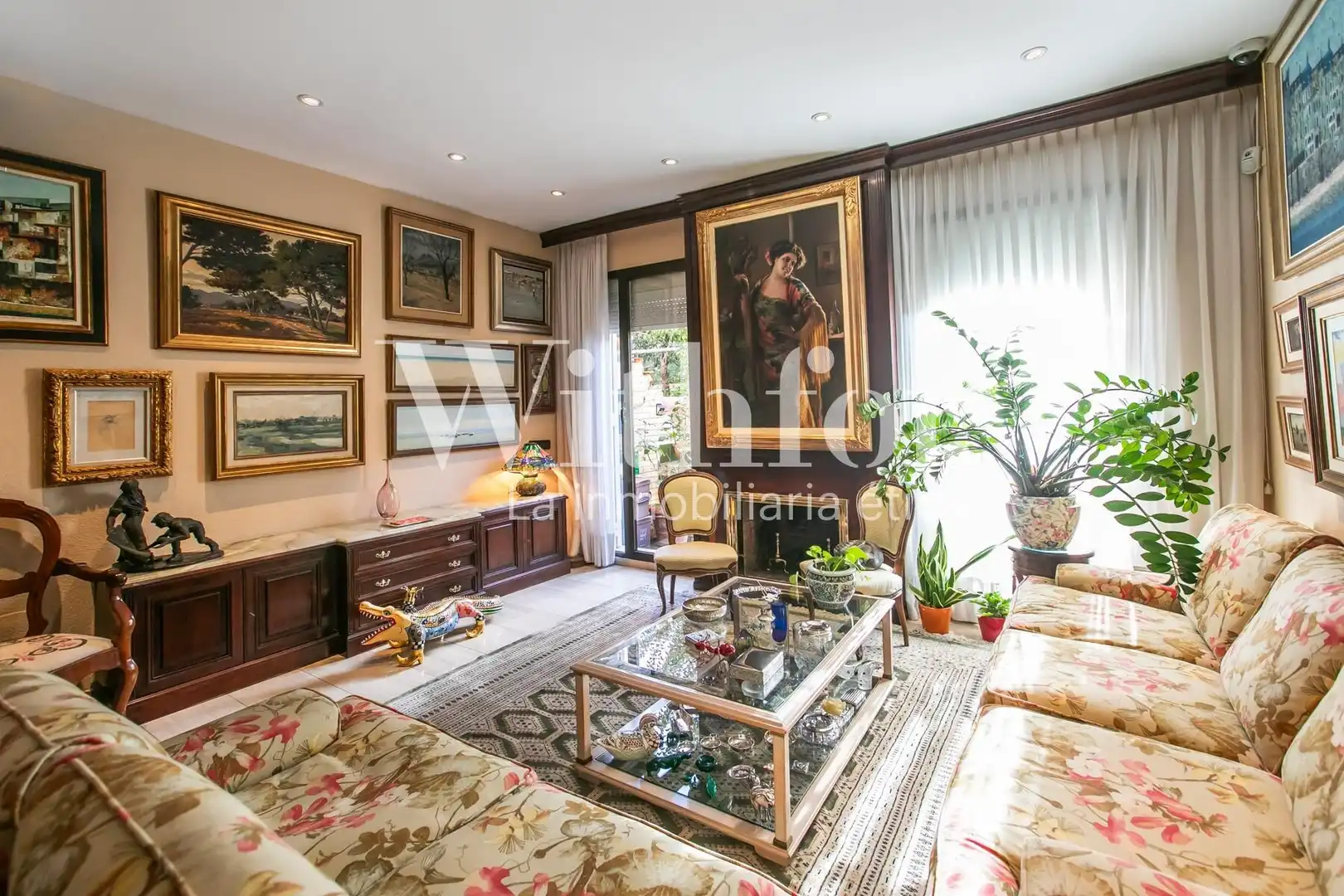 Sala de estar de Casa adosada en venta en Barcelona con Aire acondicionado, Jardín privado y Terraza