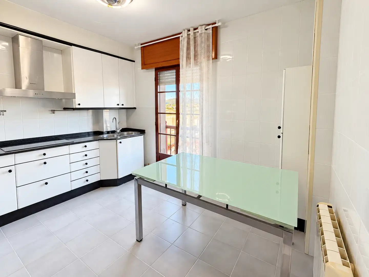 Kitchen of Flat for sale in Aguiño