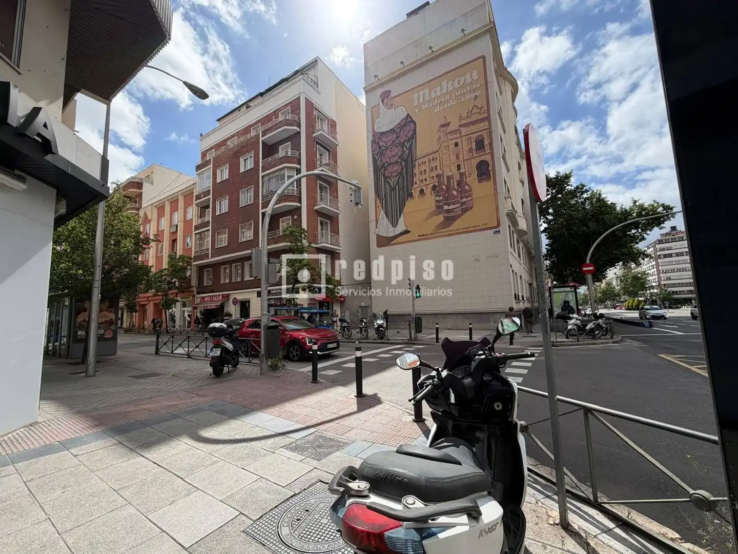 Vista exterior de Piso en venta en Madrid con Calefacción, Parquet y Terraza