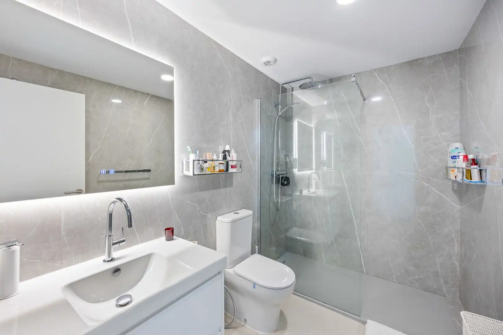 Baño de Planta baja en venta en Sotogrande con Aire acondicionado, Calefacción y Jardín privado