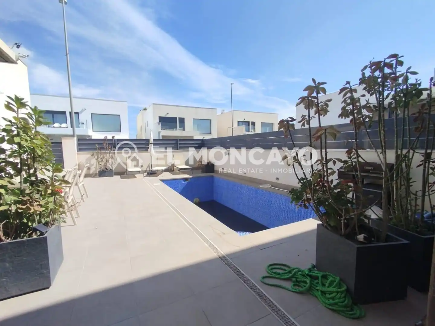 Swimming pool of Detached homes for rent in Daya Vieja  with Air Conditioner, Parquet flooring and Terrace