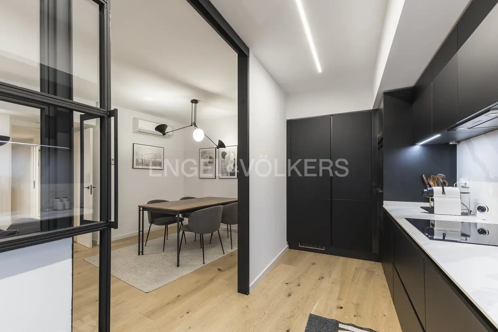 Wohnung zur Miete in Barcelona mit Klimaanlage, Heizung und Parkett