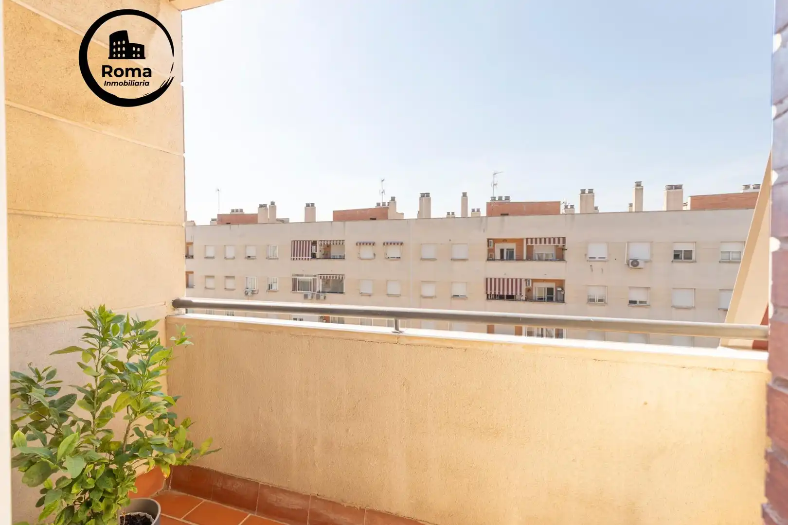 Terraza de Piso en venta en Granada con Calefacción, Terraza y Amueblado