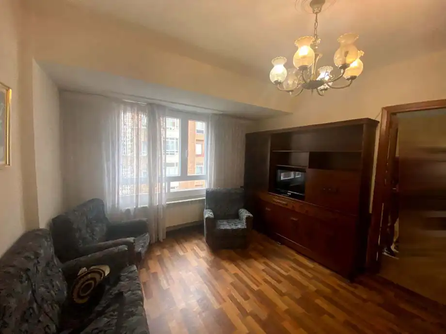Sala de estar de Piso en venta en Vitoria - Gasteiz con Calefacción, Trastero y Amueblado
