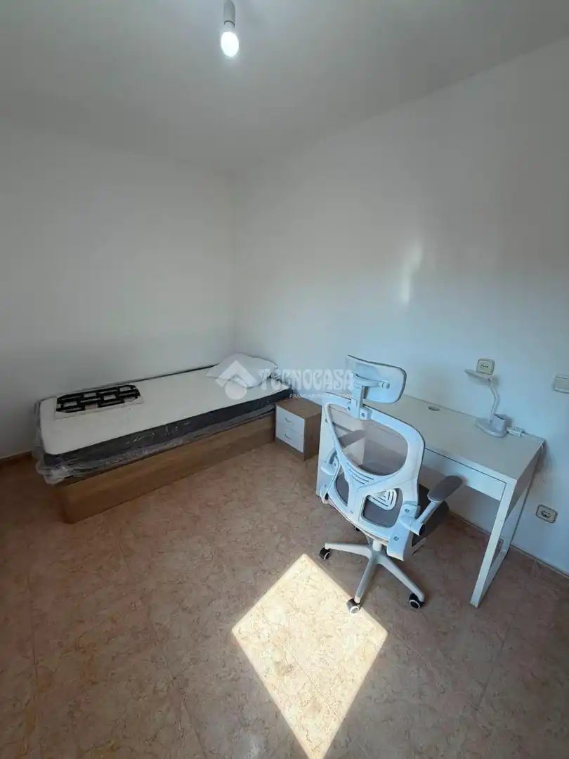 Bedroom of Flat for rent in Getafe  with Air Conditioner and Heating