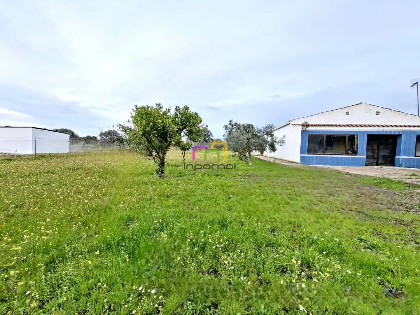 Finca rústica en venta en Badajoz con Jardín privado, Trastero y Piscina