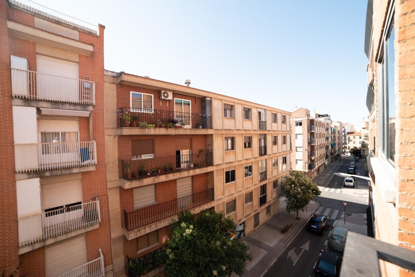 Vista exterior de Pis de lloguer en Salamanca Capital amb Calefacció, Terrassa i Moblat