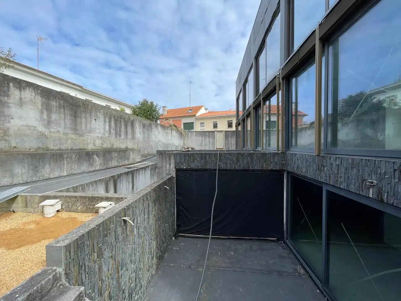 Vista exterior de Casa o xalet en venda en A Coruña Capital  amb Calefacció, Jardí privat i Terrassa