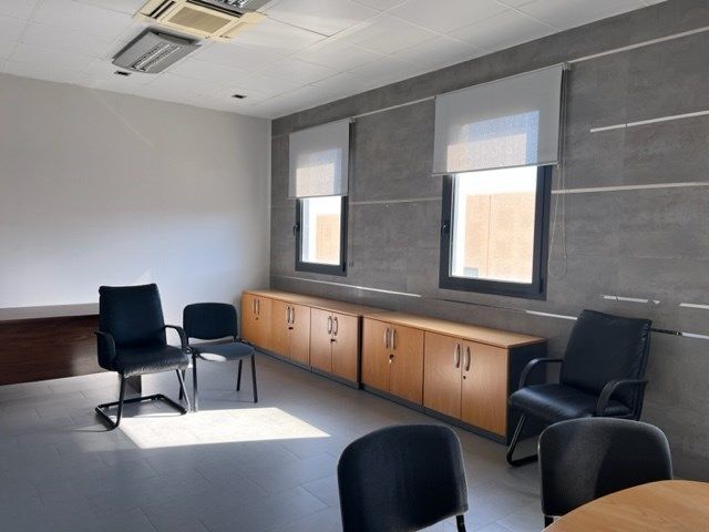 Büro miete in Calonge i Sant Antoni mit Klimaanlage und Heizung