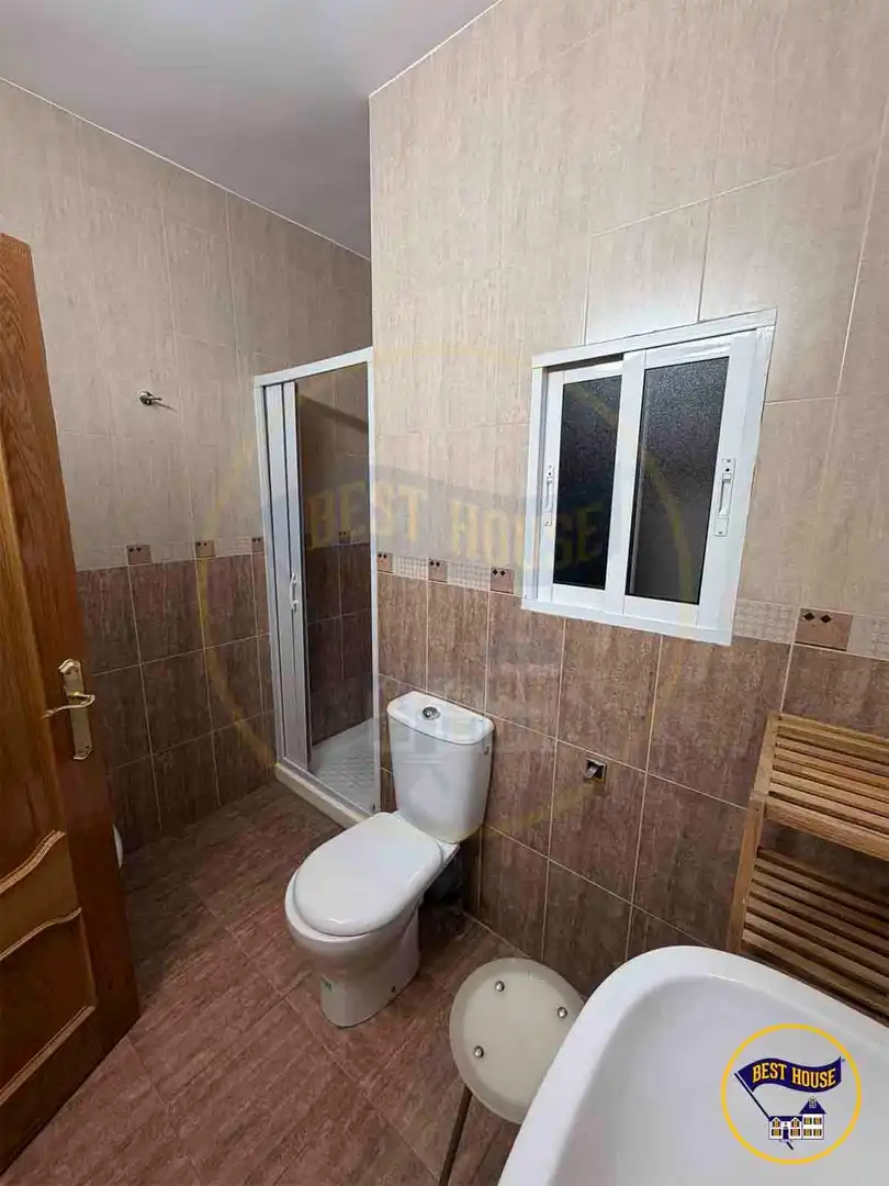 Baño de Piso de alquiler en Cuenca con Calefacción y Amueblado