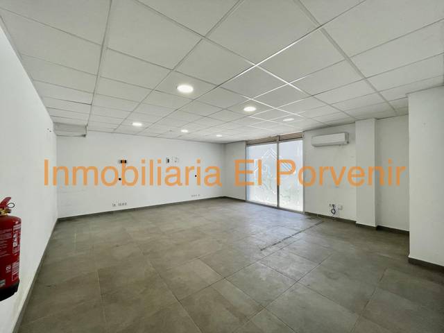 Local comercial en Alquiler en Parc Central