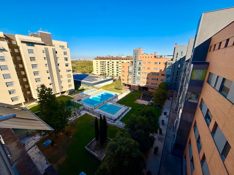 Swimming pool of Flat for sale in  Madrid Capital  with Air Conditioner, Heating and Private garden