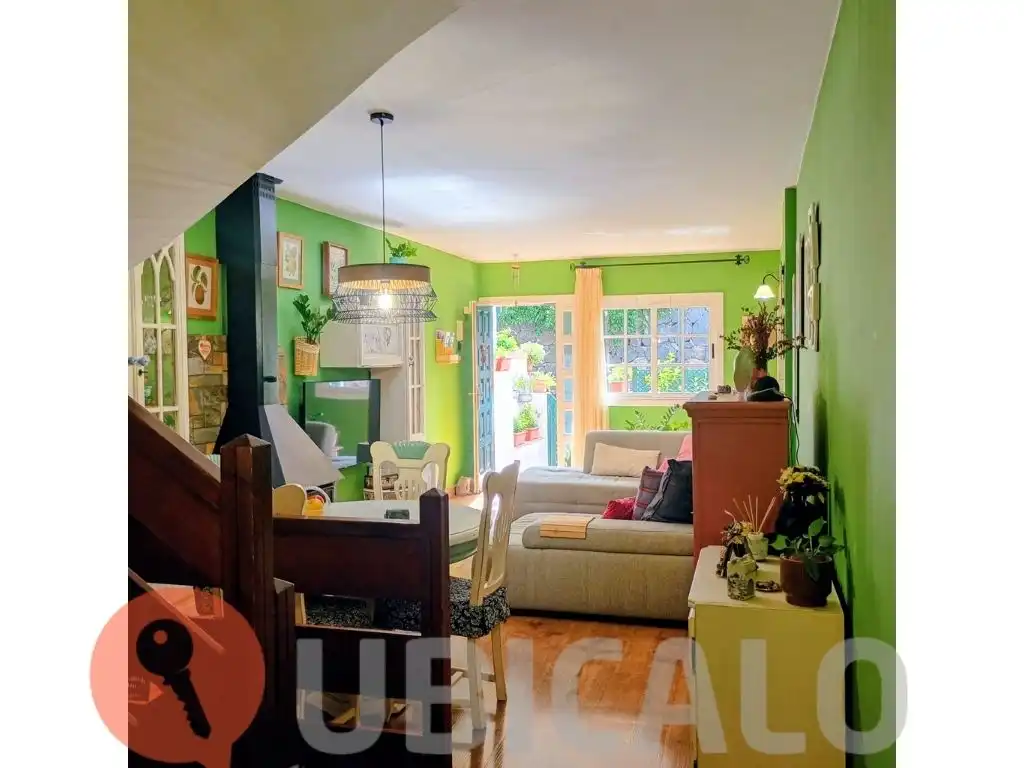 Sala d'estar de Casa adosada en venda en San Cristóbal de la Laguna amb Calefacció, Jardí privat i Terrassa