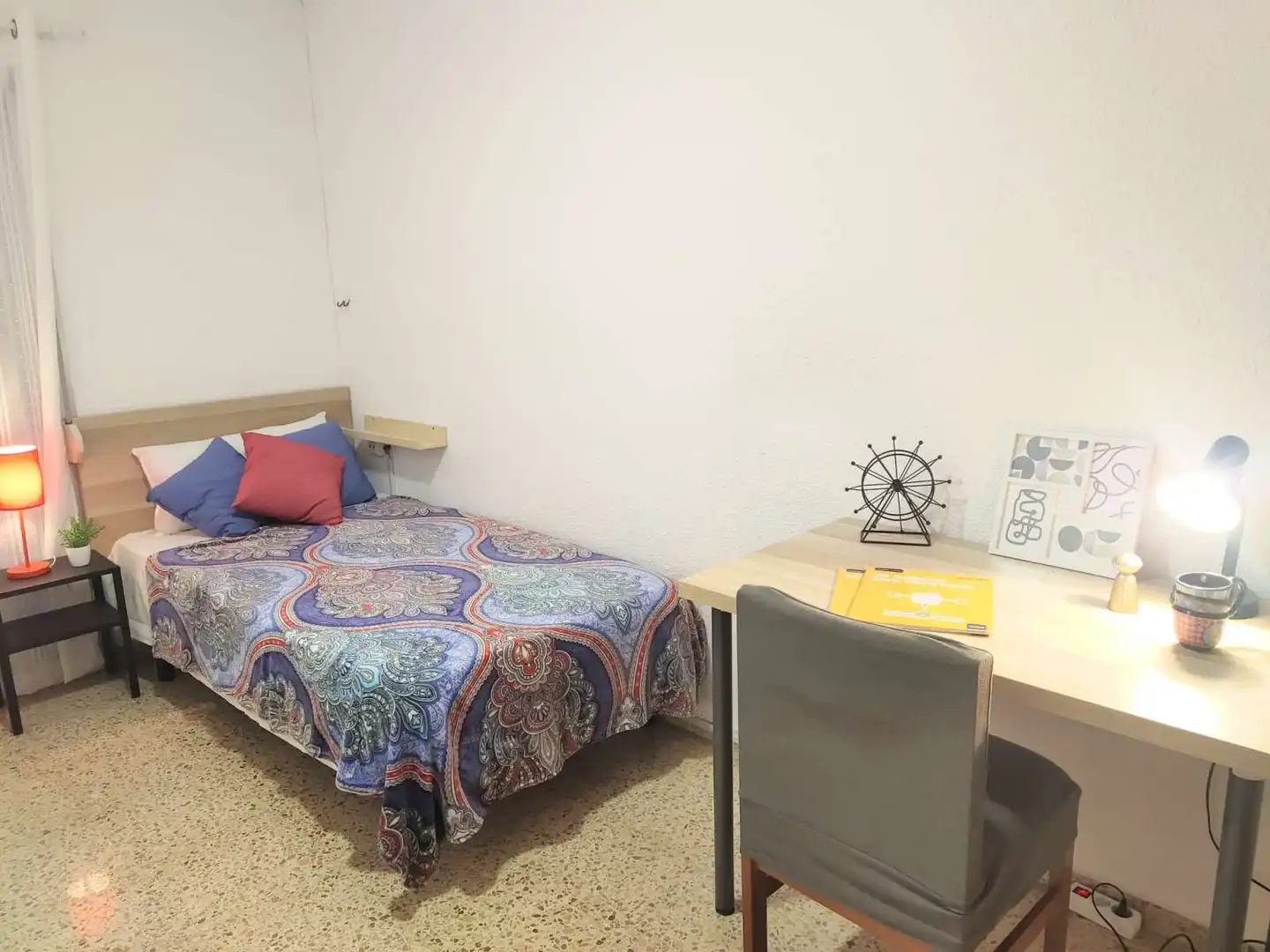 Habitación de Piso para compartir en Burjassot con Aire acondicionado, Calefacción y Terraza