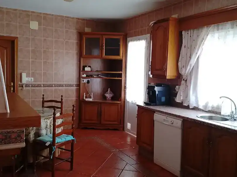 Cuina de Pis en venda en Valencia del Ventoso amb Aire condicionat, Traster i Moblat
