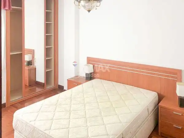 Habitación de Piso en venta en Vigo  con Calefacción, Parquet y Trastero