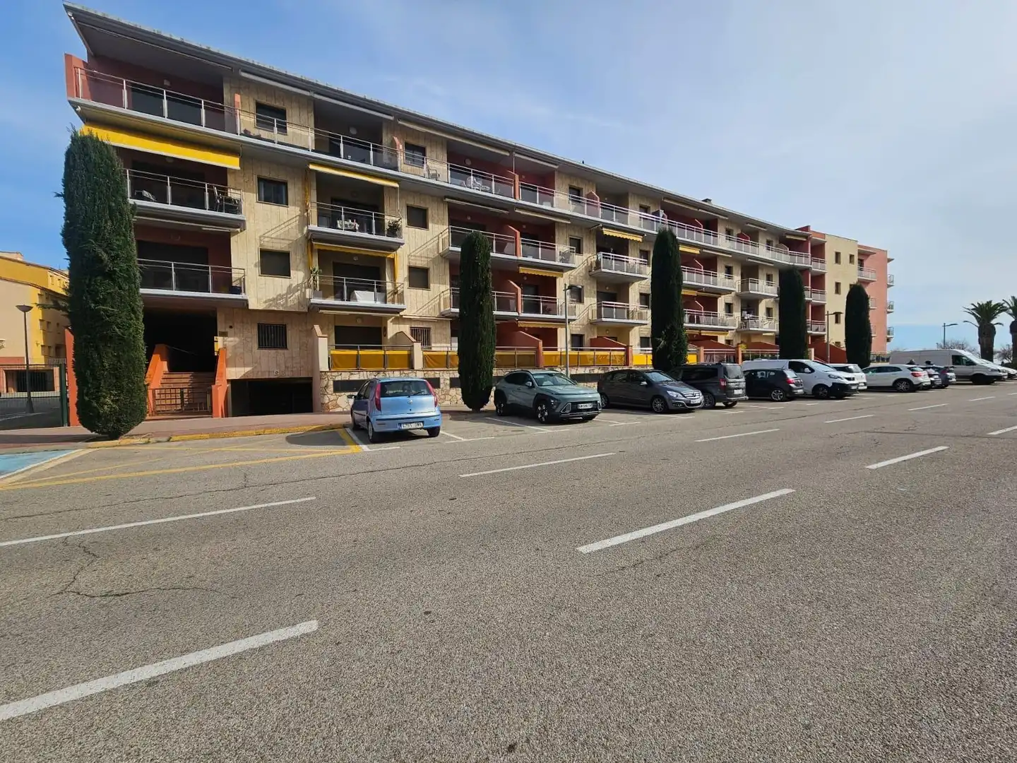 Parking of Apartments for sale in Empuriabrava  with Air Conditioner, Heating and Private garden