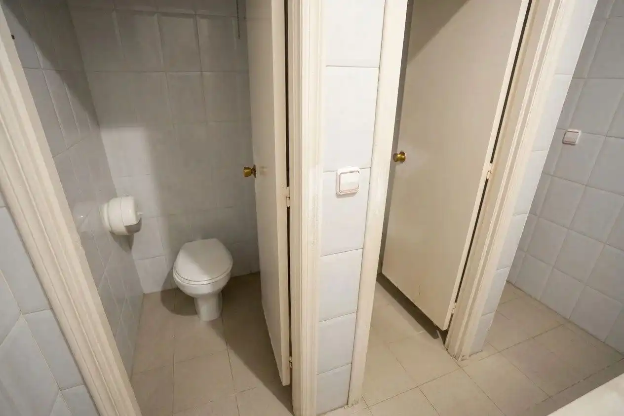 Baño de Local en venta en Guadiana, Badajoz