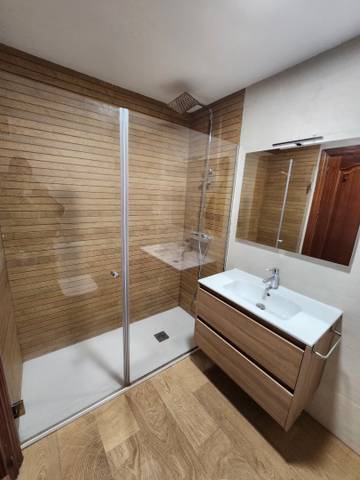 Piso en Alquiler en Calle la Cortijuela, 7 en Crta. De la Sierra