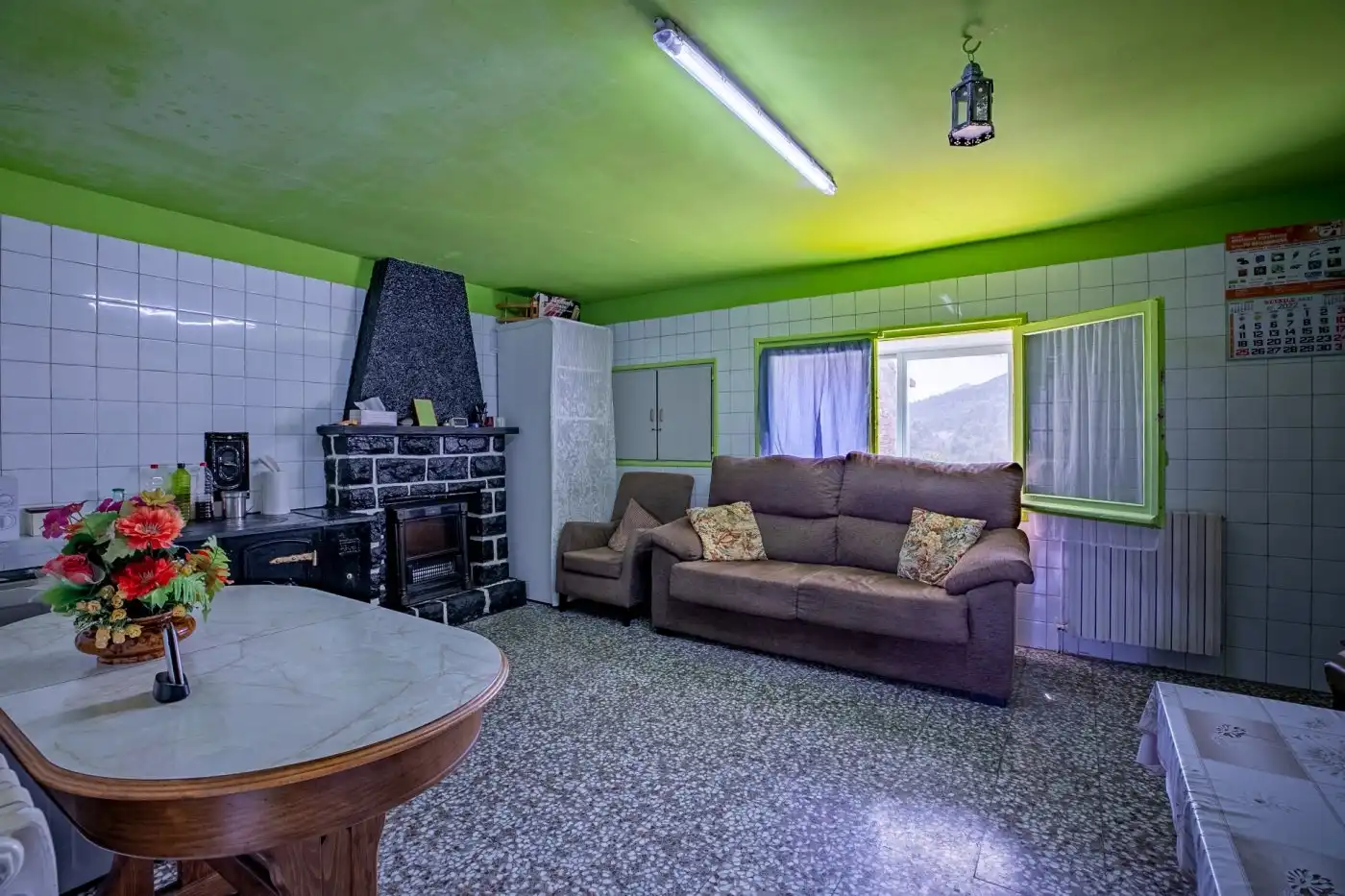 Sala d'estar de Finca rústica en venda en Santa Cruz de la Serós amb Calefacció, Jardí privat i Moblat