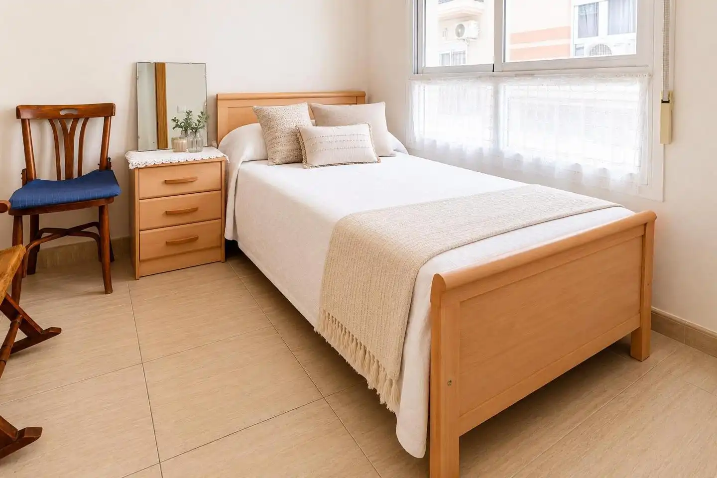 Habitación de Apartamento en venta en Santa Pola con Terraza, Trastero y Amueblado