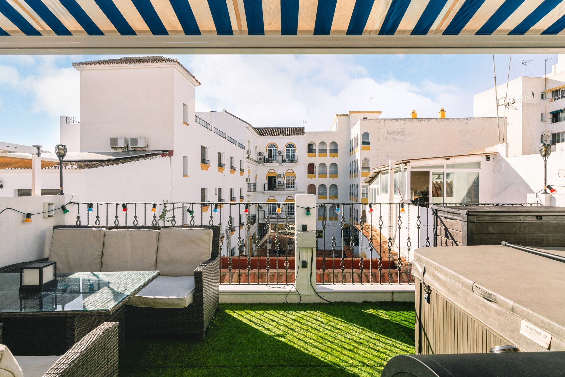 Terrace of Single-family semi-detached for sale in Marbella  with Air Conditioner, Terrace and Furnished