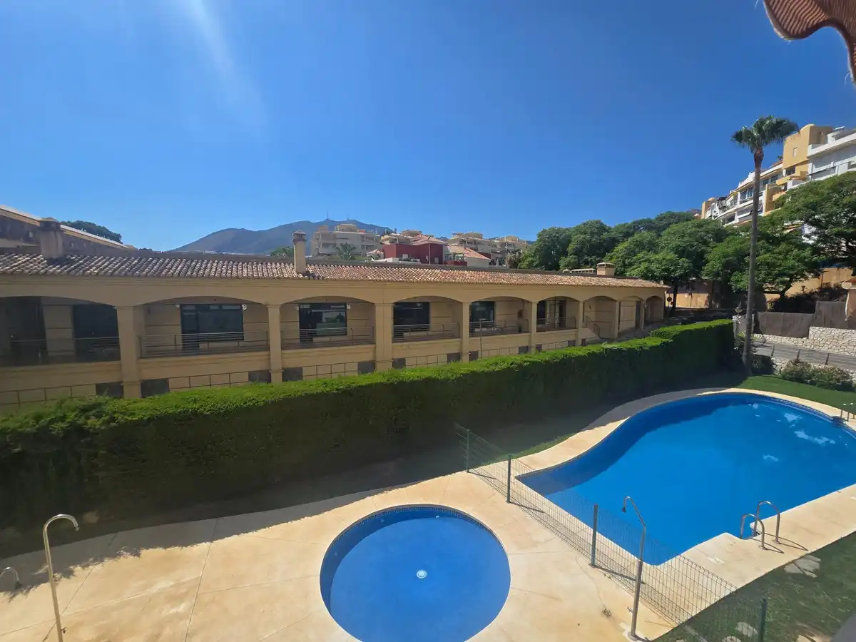 Piscina de Apartament en venda en Benalmádena amb Aire condicionat, Calefacció i Jardí privat