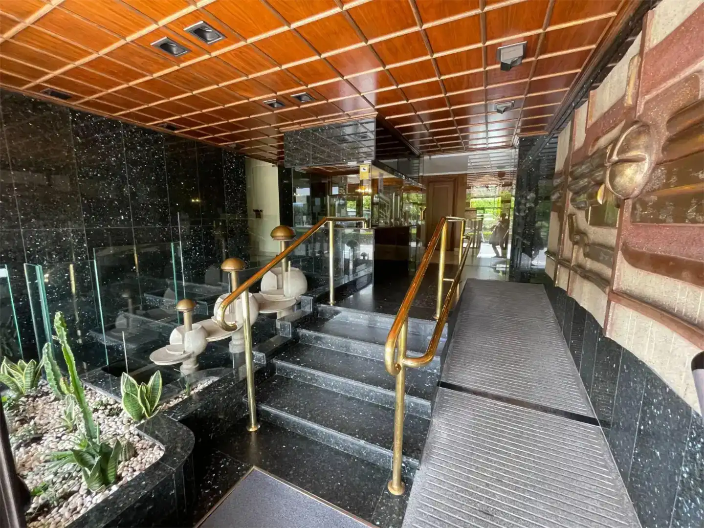 Piso en venta en León Capital  con Parquet, Trastero y Piscina