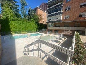 Swimming pool of Flat to rent in  Madrid Capital  with Air Conditioner