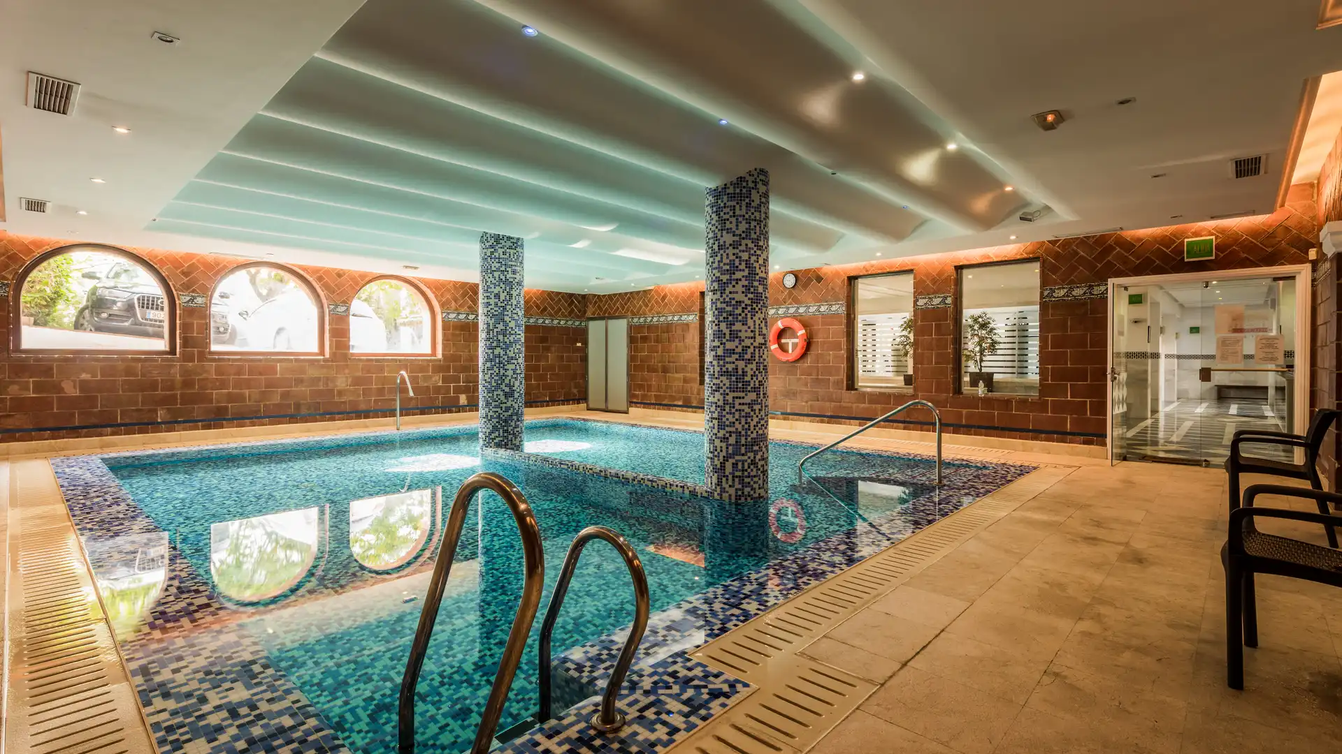 Swimming pool of Apartments for sale in Marbella  with Air Conditioner, Heating and Terrace
