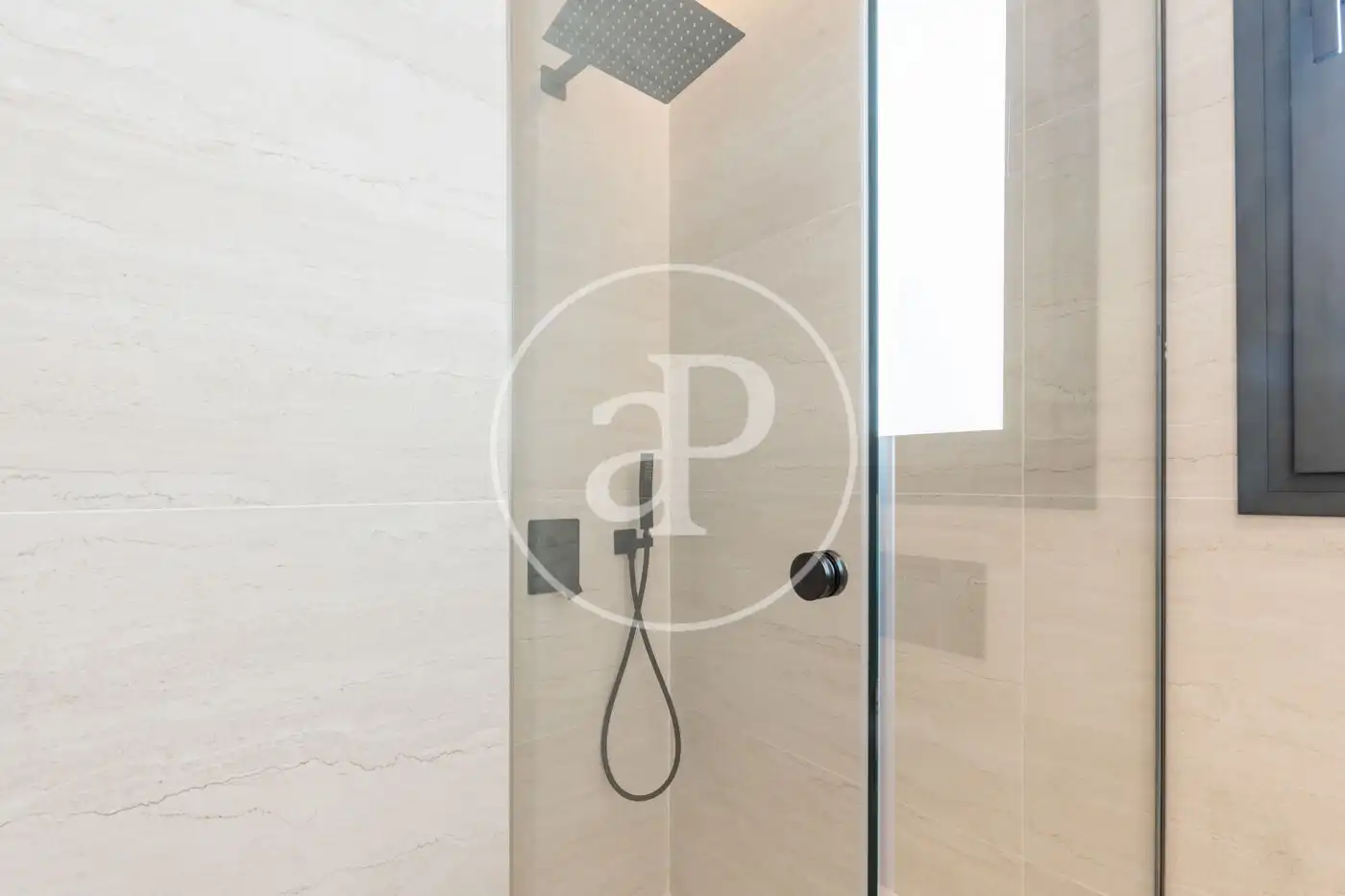 Baño de Ático en venta en Madrid con Aire acondicionado, Calefacción y Terraza