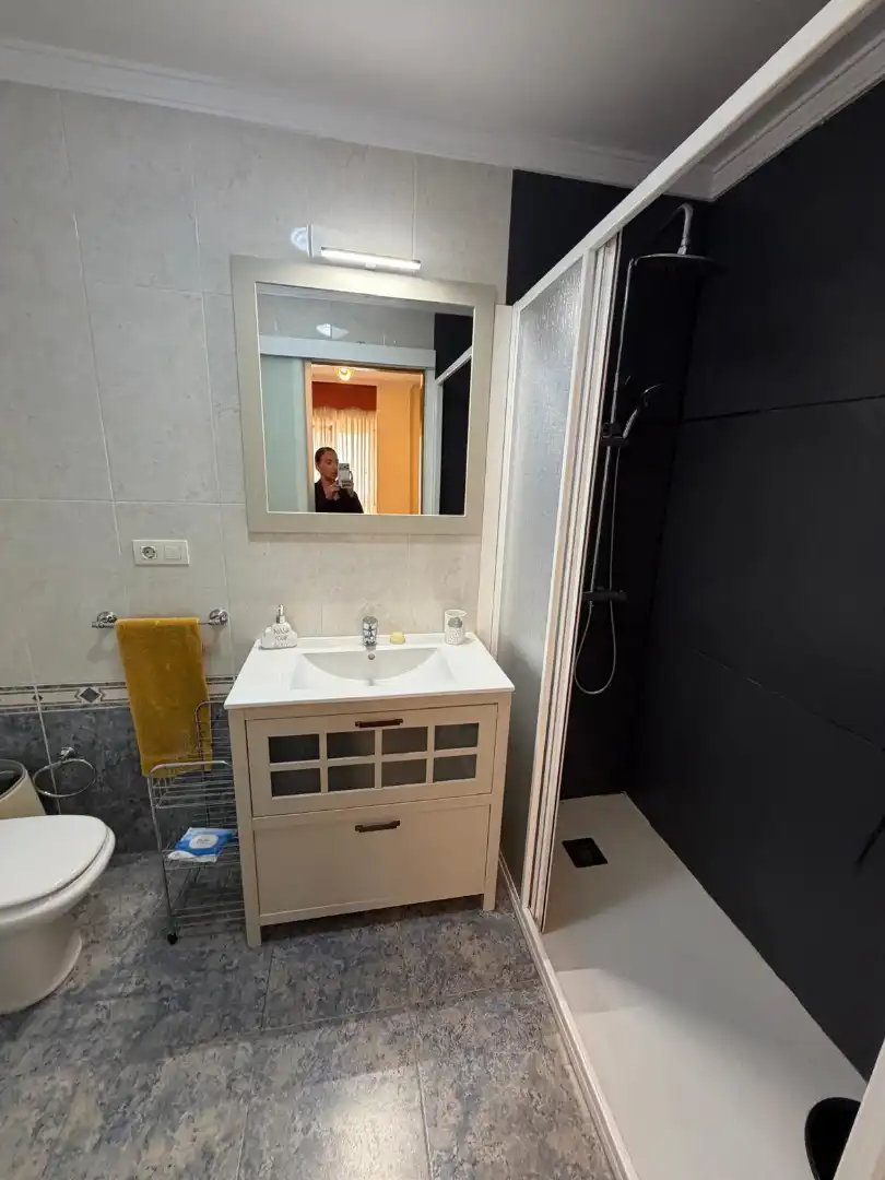 Badezimmer von Wohnung zur Miete in Lugo mit Heizung, Parkett und Abstellraum