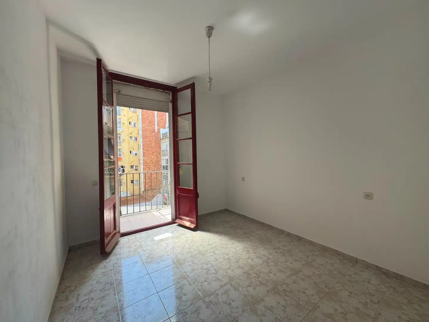 Habitación de Piso en venta en Barcelona con Horno, Microondas y Balcón