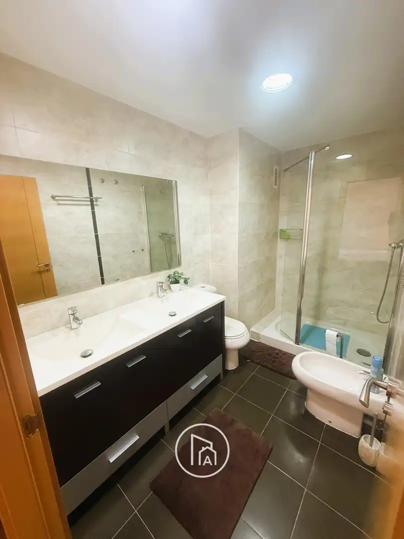 Bathroom of Flat for sale in Paterna  with Parquet flooring