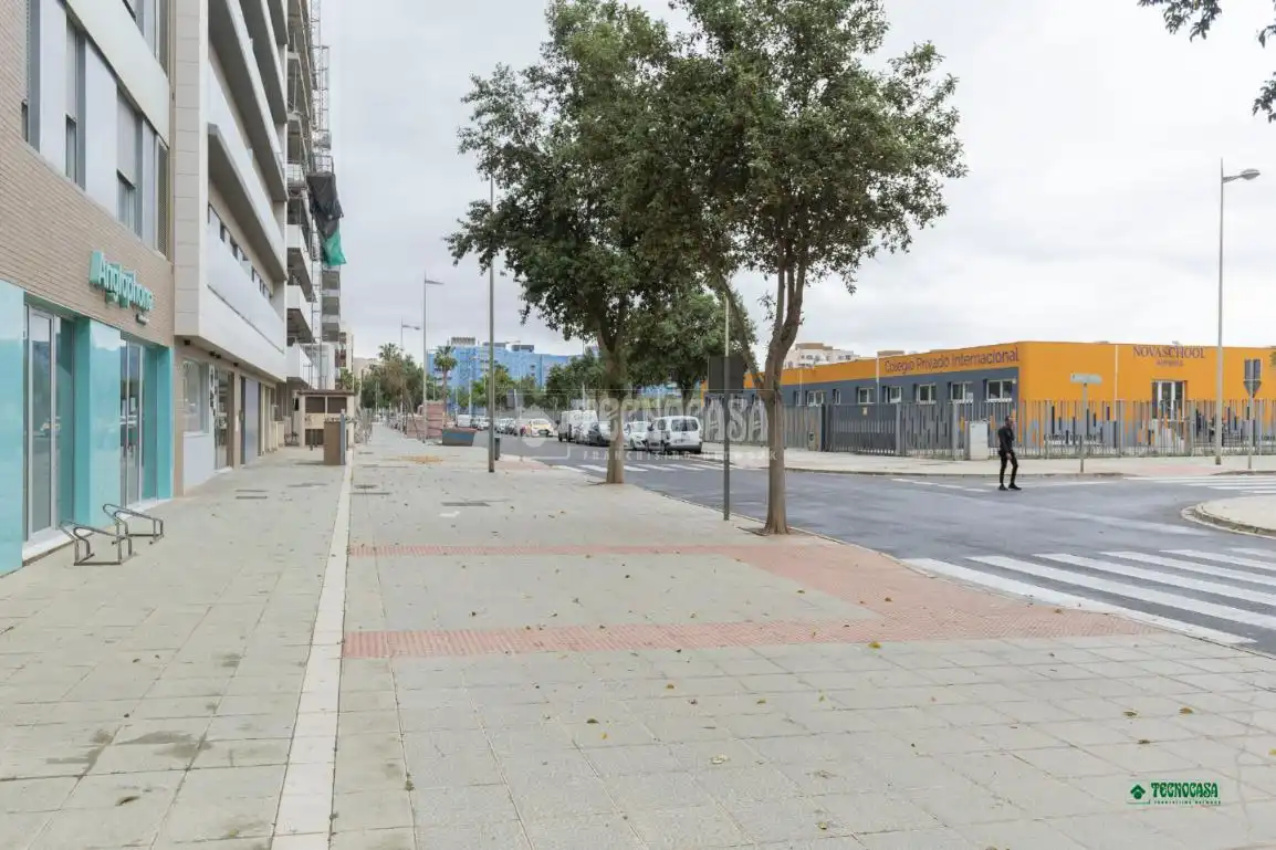 Außenansicht von Wohnung zum Verkauf in Almería mit Klimaanlage