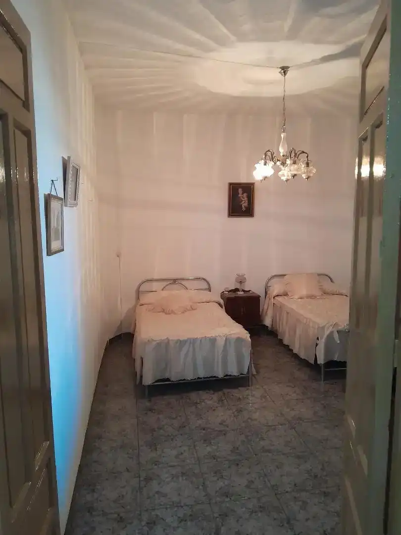 Dormitori de Casa adosada en venda en Arroyo del Ojanco amb Balcó