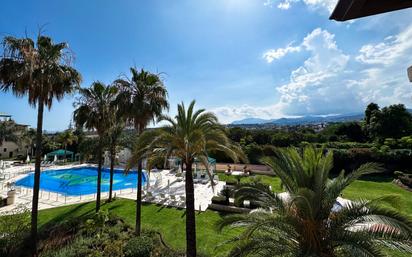 Piscina de Àtic en venda en Marbella amb Aire condicionat, Terrassa i Balcó