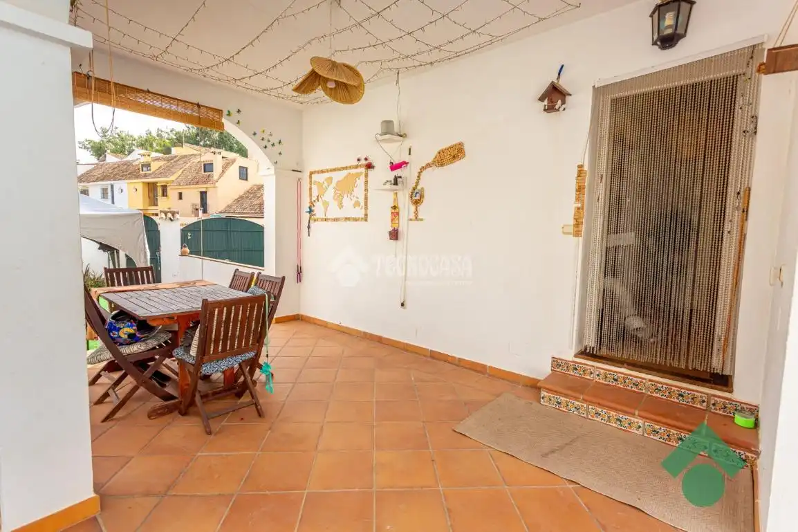 Terrassa de Casa adosada en venda en Algeciras amb Jardí privat, Terrassa i Piscina