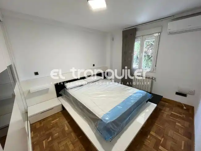 Bedroom of Flat for rent in Madrid  with Air Conditioner, Parquet flooring and Terrace