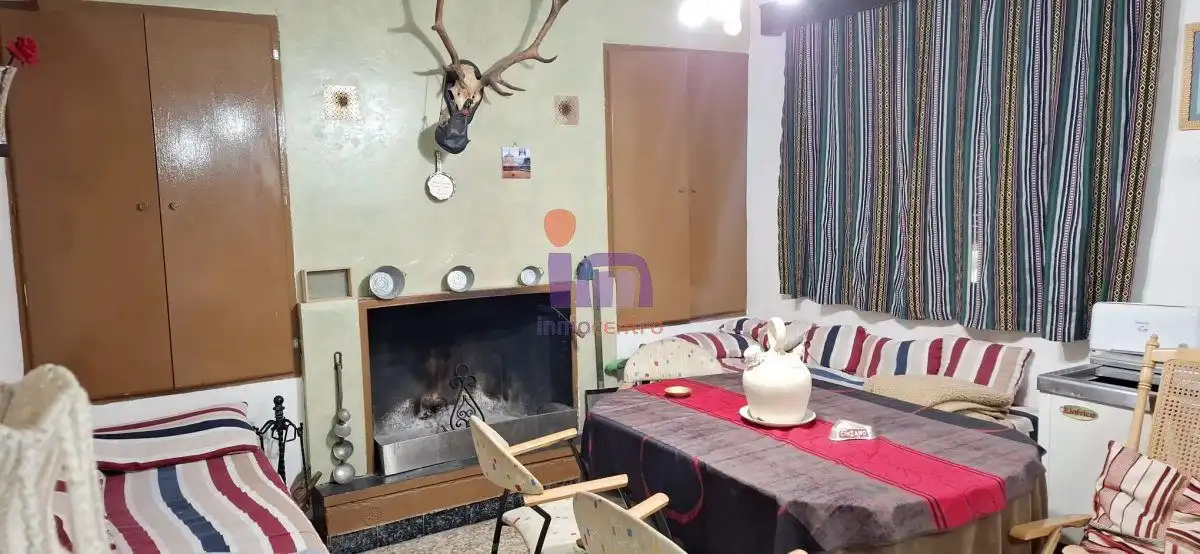 Sala d'estar de Finca rústica en venda en Valdepeñas amb Calefacció