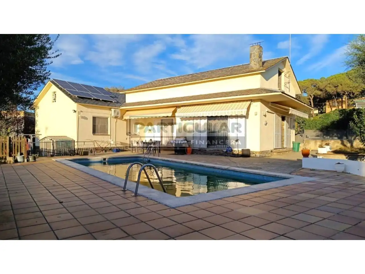 Außenansicht von Haus oder Chalet zum Verkauf in La Roca del Vallès mit Klimaanlage, Heizung und Privatgarten