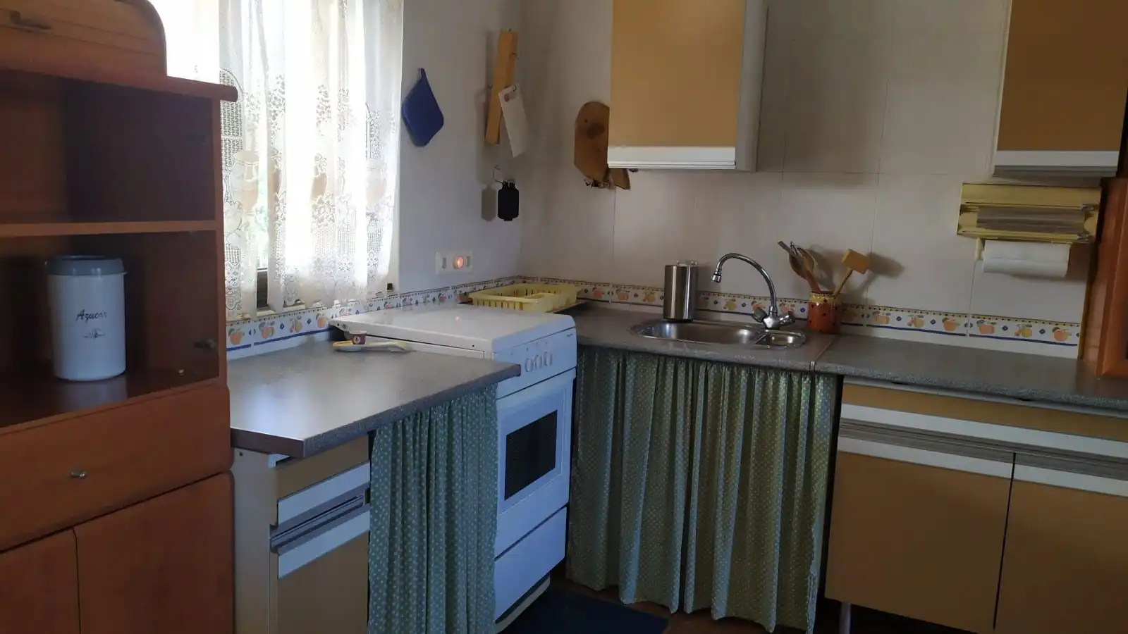 Kitchen of Houses for sale in Calvarrasa de Arriba  with Private garden and Furnished