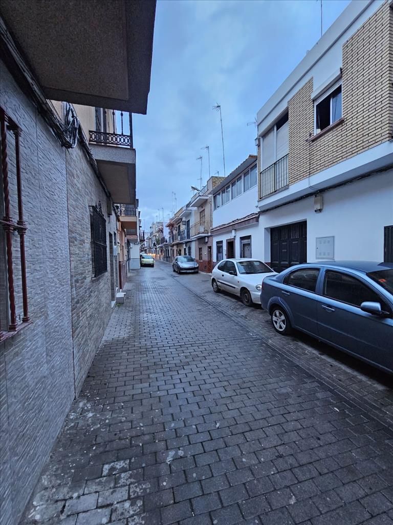 Vista exterior de Pis en venda en  Sevilla Capital