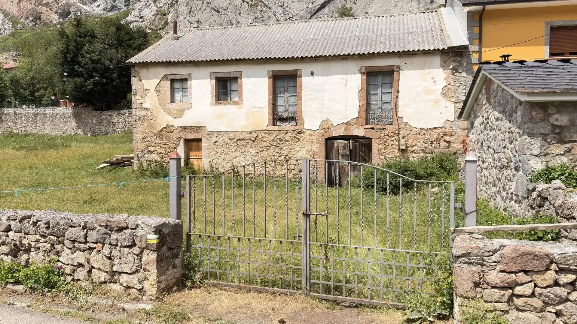 Vista exterior de Casa o chalet en venta en Somiedo
