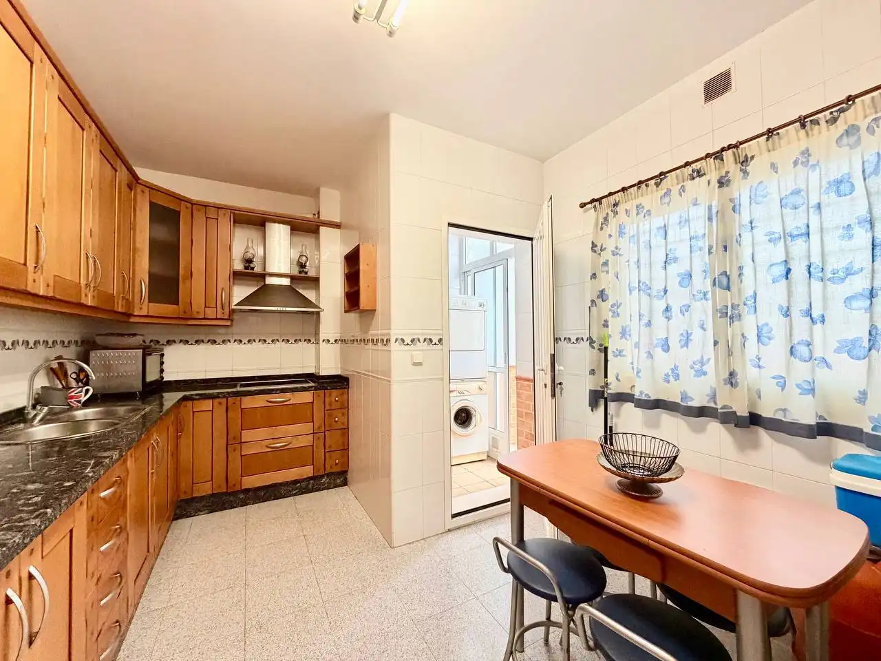 Flat with terrace for sale in Calle Constantino, imagen 2