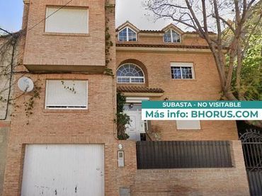 Casa amb jardí en venda a JAUME I 48