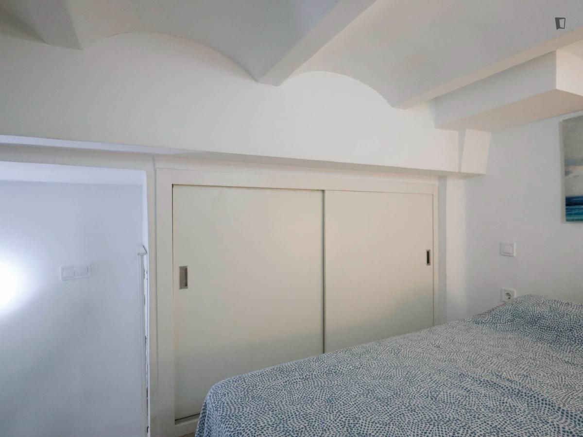 Dormitori de Estudi de lloguer en  Madrid Capital amb Aire condicionat, Moblat i Microones