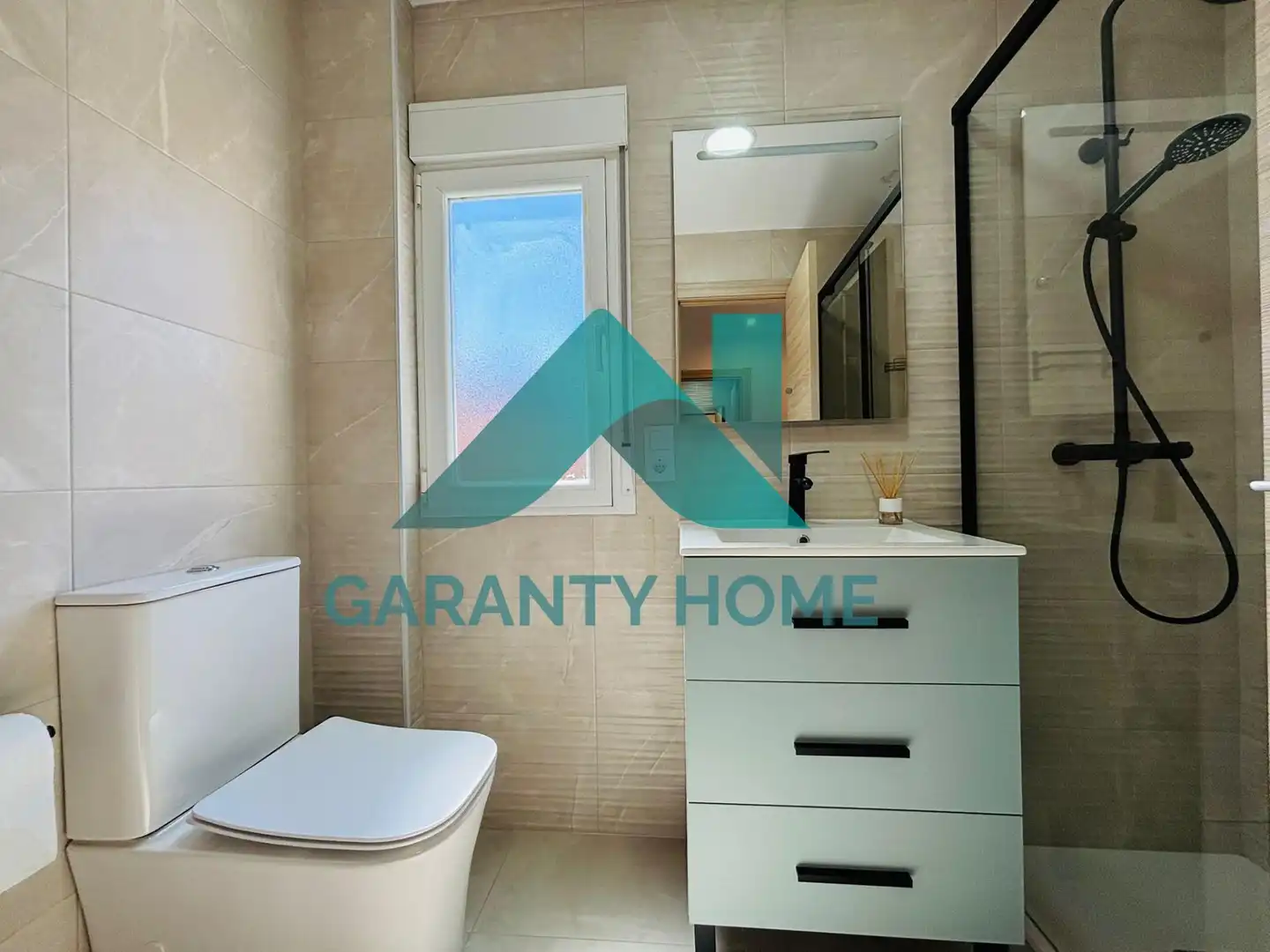 Bathroom of Flat for rent in Cáceres  with Air Conditioner and Furnished