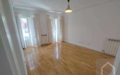 Living room of Flat to rent in  Madrid Capital  with Terrace