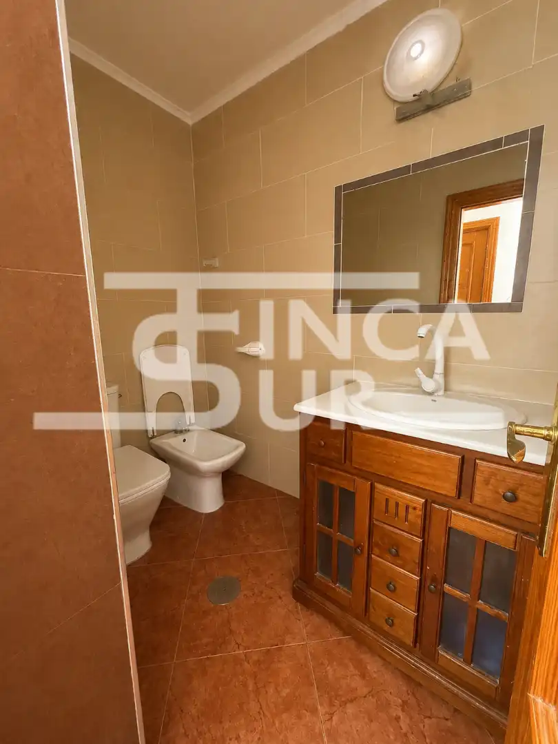 Baño de Apartamento en venta en Roquetas de Mar con Terraza y Amueblado
